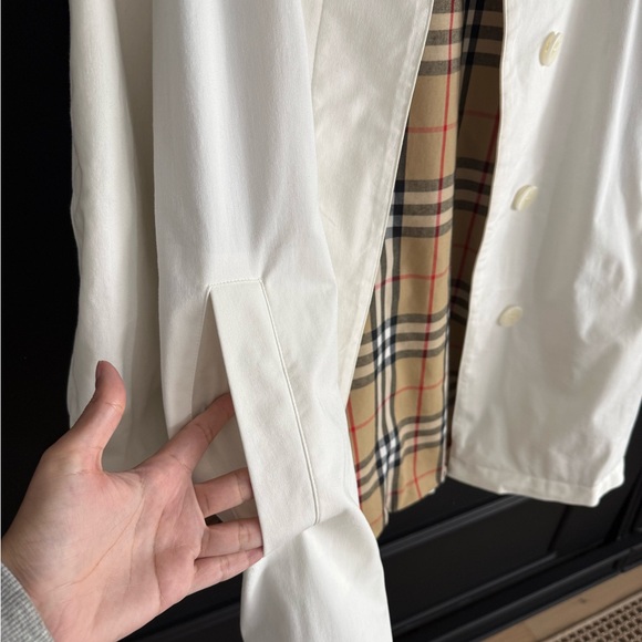 Burberry Cream Single Breasted Trench Coat - Picture 16 of 16